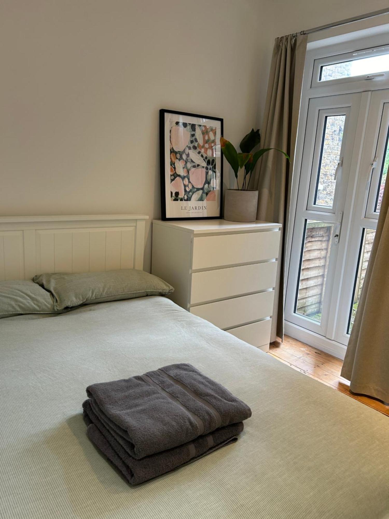 Spacious Battersea Rooms And Apartments London Room photo